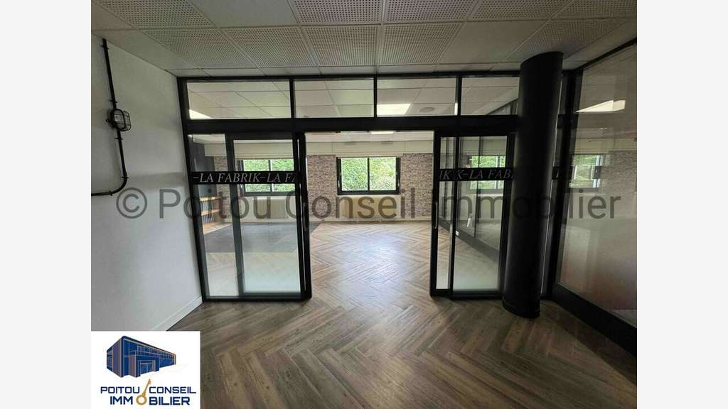 Vente bureaux de 345m² à Niort empl stratégique