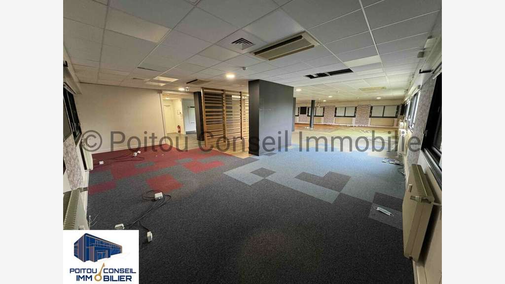 Vente bureaux de 345m² à Niort empl stratégique