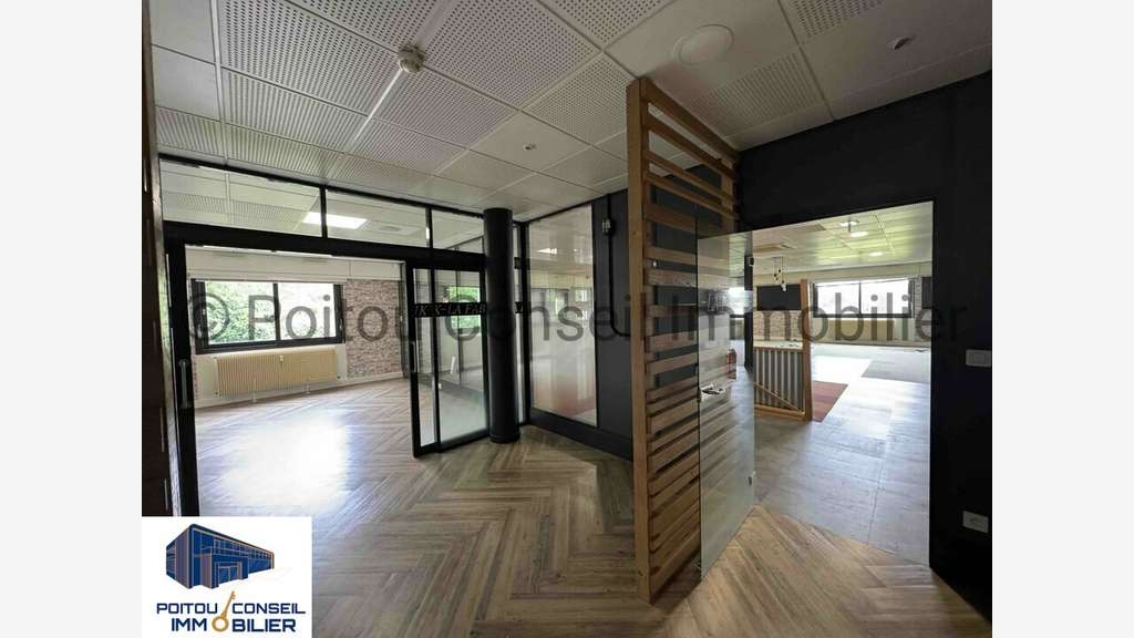 Vente bureaux de 345m² à Niort empl stratégique