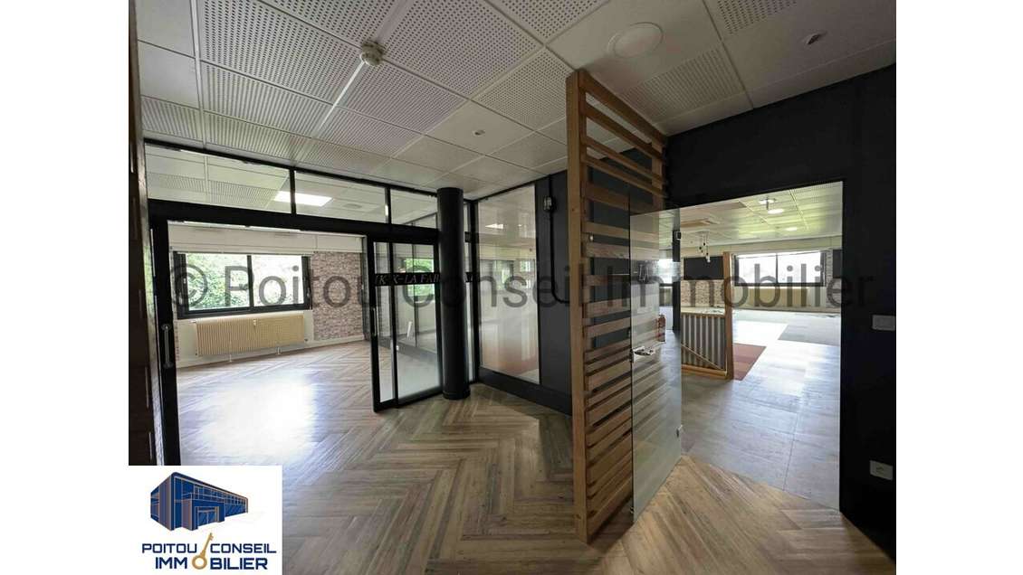 Vente bureaux de 345m² à Niort empl stratégique
