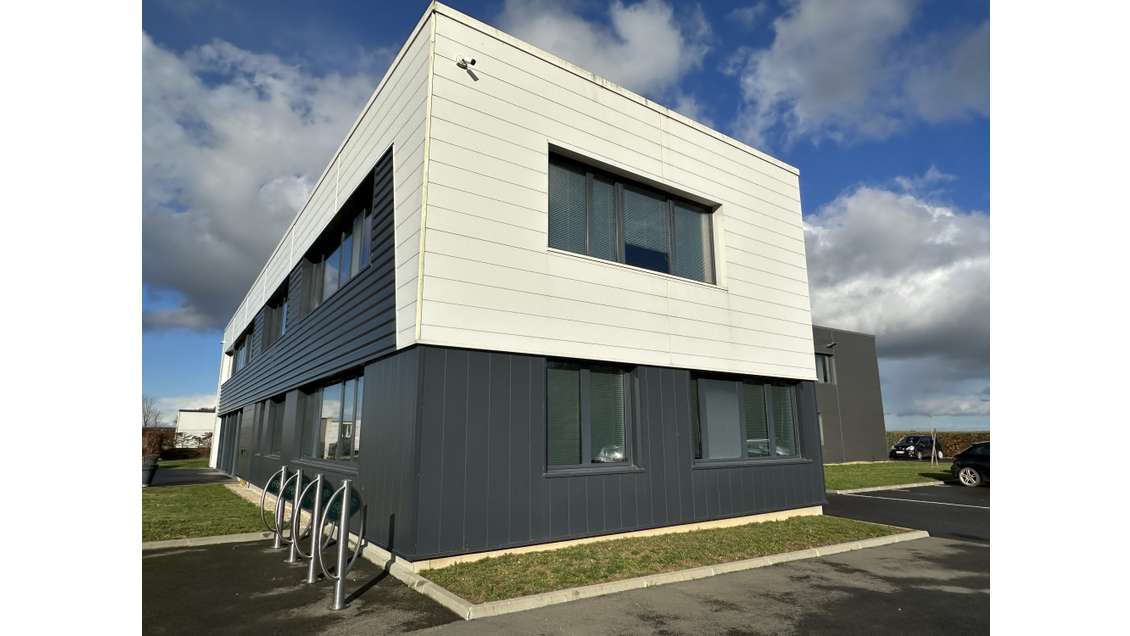 Bureaux équipés 100m² à vendre à Nogent-le-Phaye