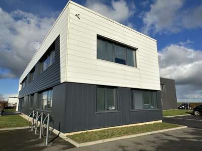 Bureaux équipés 100m² à vendre à Nogent-le-Phaye