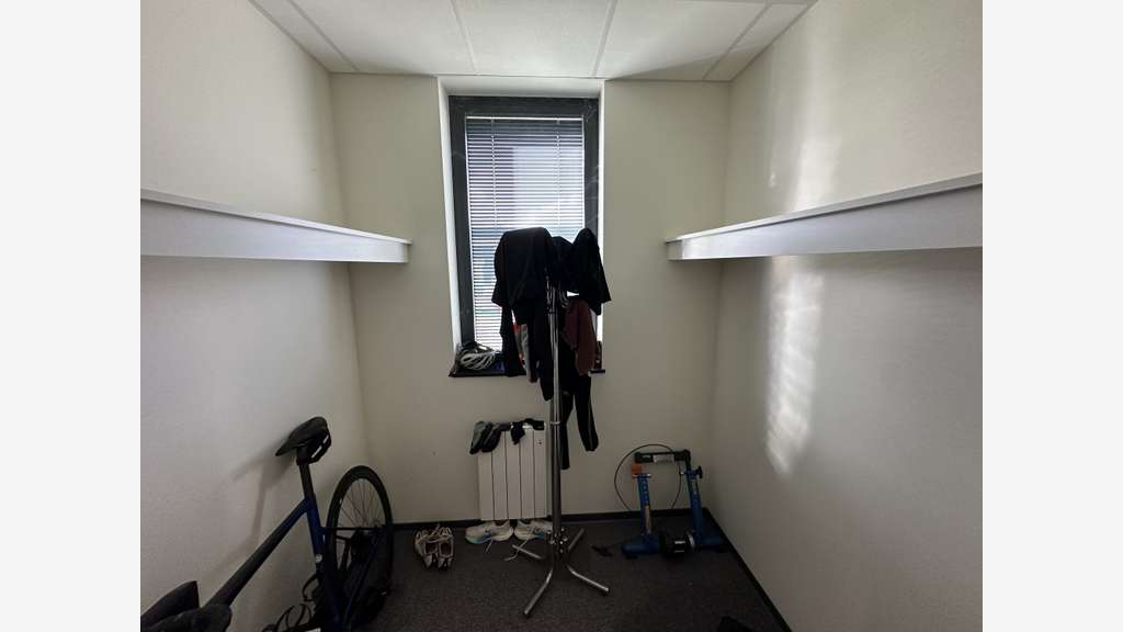 Bureaux équipés 100m² à vendre à Nogent-le-Phaye