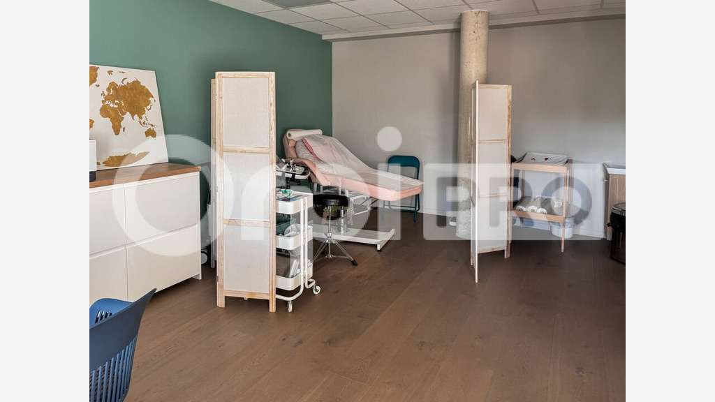 Bureaux climatisés 47m² avec parking à Ondres
