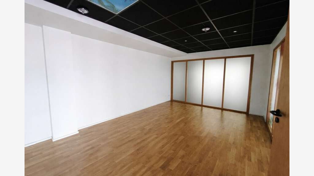 Bureaux équipés 177m² à vendre axe passant Ondres