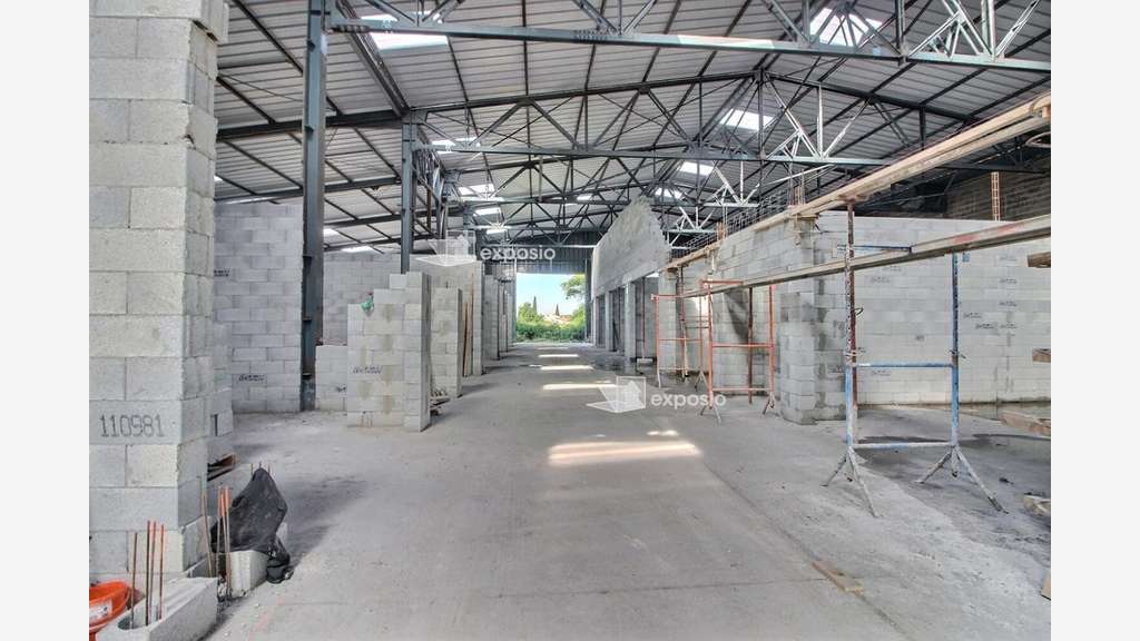 Vente murs de bureaux 140m² empl premium à Orange