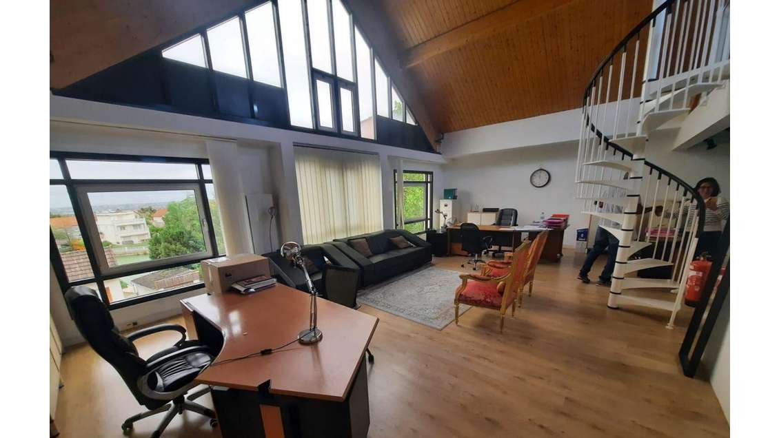 Vente bureaux 508m² en partie loués à Orly