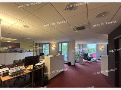 À vendre bureaux 137m² avec terrasse à Orvault 