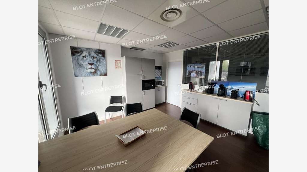 A vendre bureaux 284m² à Orvault zone de Pentecôte