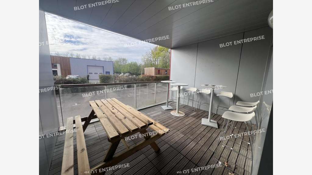 A vendre bureaux 284m² à Orvault zone de Pentecôte