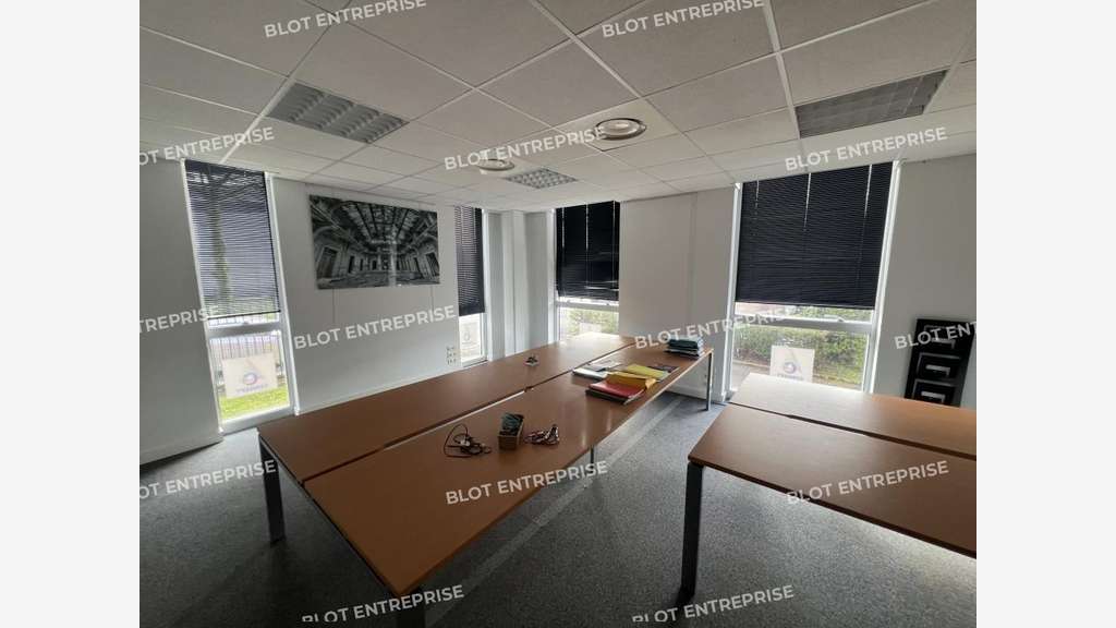 A vendre bureaux 284m² à Orvault zone de Pentecôte