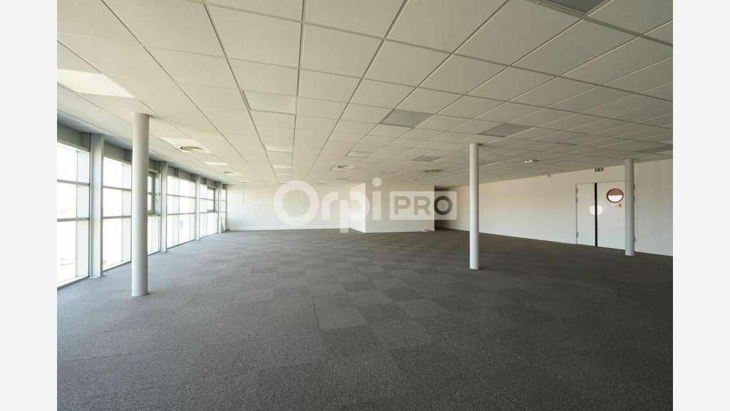 Bureaux à vendre 233,90m² à Oullins