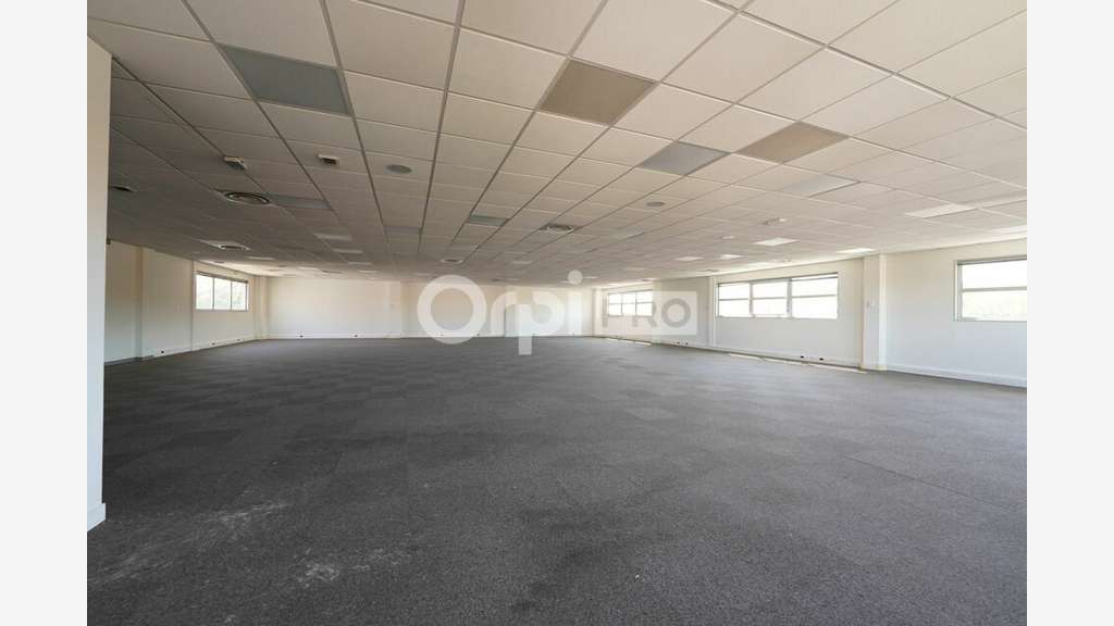 Bureaux à vendre 233,90m² à Oullins