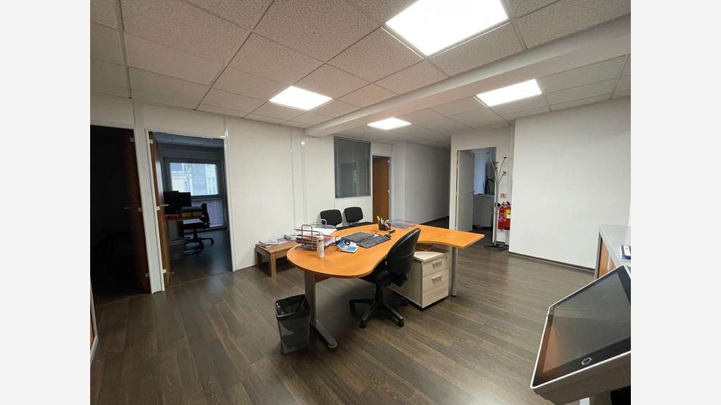 Vente bureaux 104.09m² R+2 à Oyonnax centre 