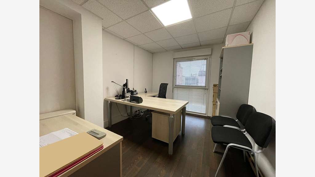 Vente bureaux 104.09m² R+2 à Oyonnax centre 