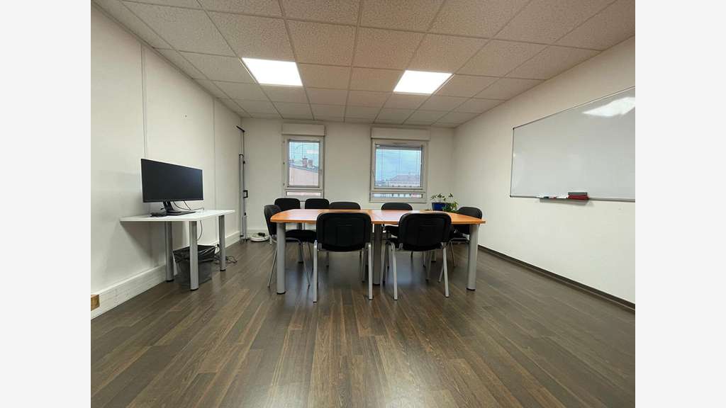 Vente bureaux 104.09m² R+2 à Oyonnax centre 