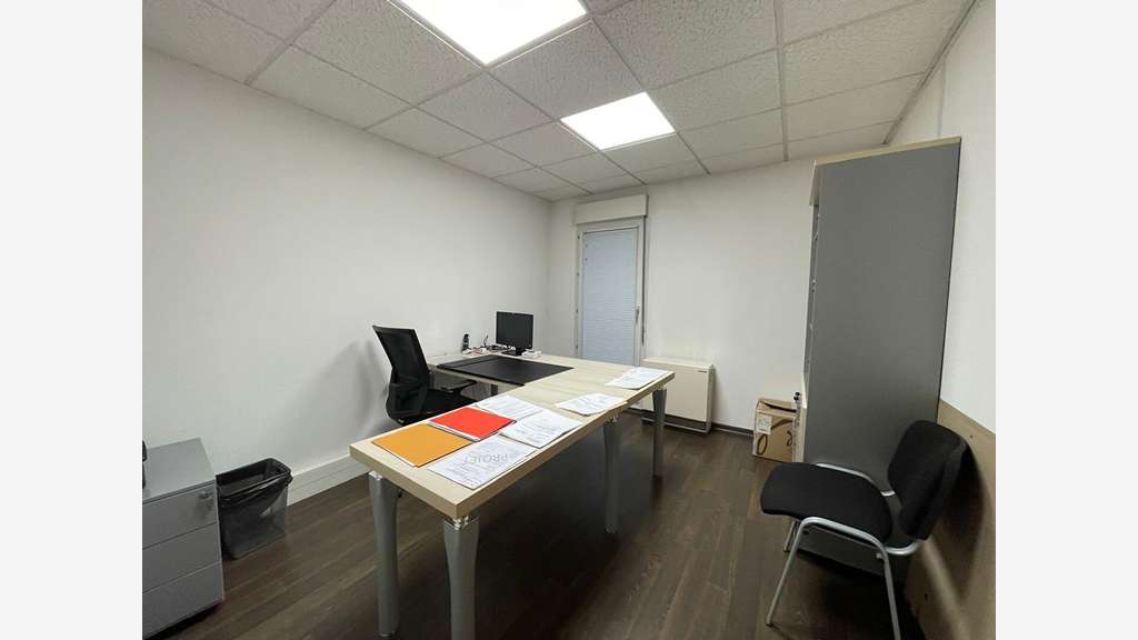 Vente bureaux 104.09m² R+2 à Oyonnax centre 