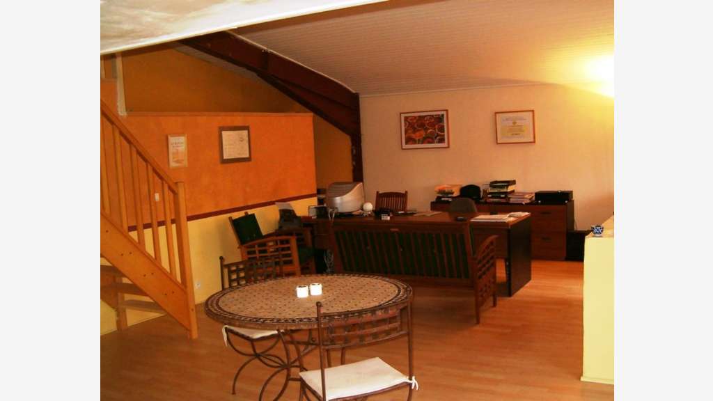 Vente local bureau de 85m² à Ozoir-la-Ferrière