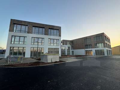 AV bureaux 283m² emplacement stratégique Pacé