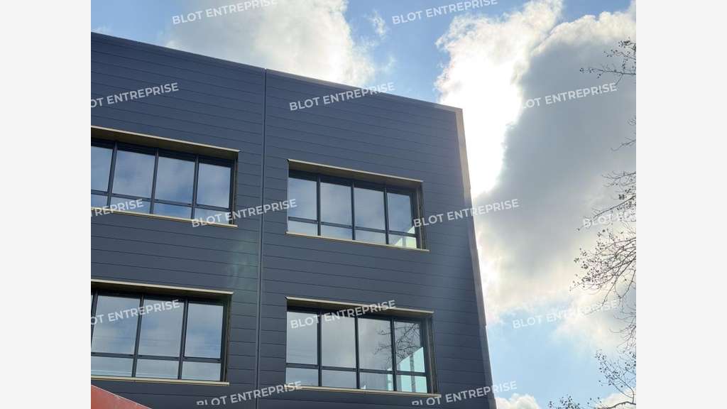 A vendre bureaux 207m² RDJ à Pacé Le Kube
