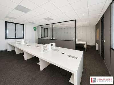 Bureaux de 300m² à vendre à Pacé zone du Ponant
