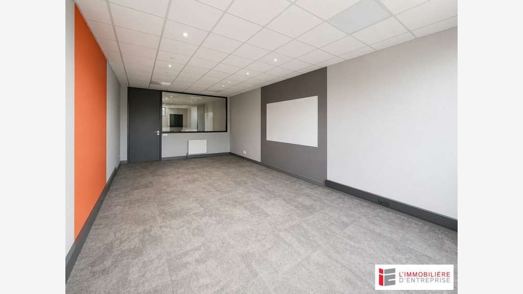 Bureaux de 300m² à vendre à Pacé zone du Ponant