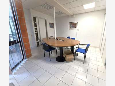 Cède ensemble de bureaux 226m² avec jardin Pamiers