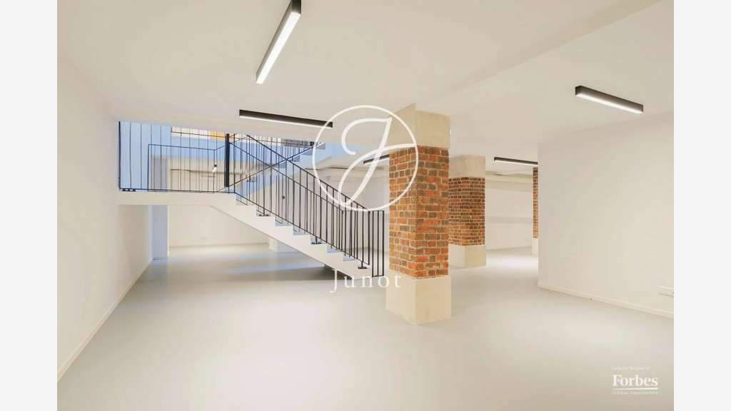 AV bâtiment 1972m² Paris 75010 Canal Saint-Martin