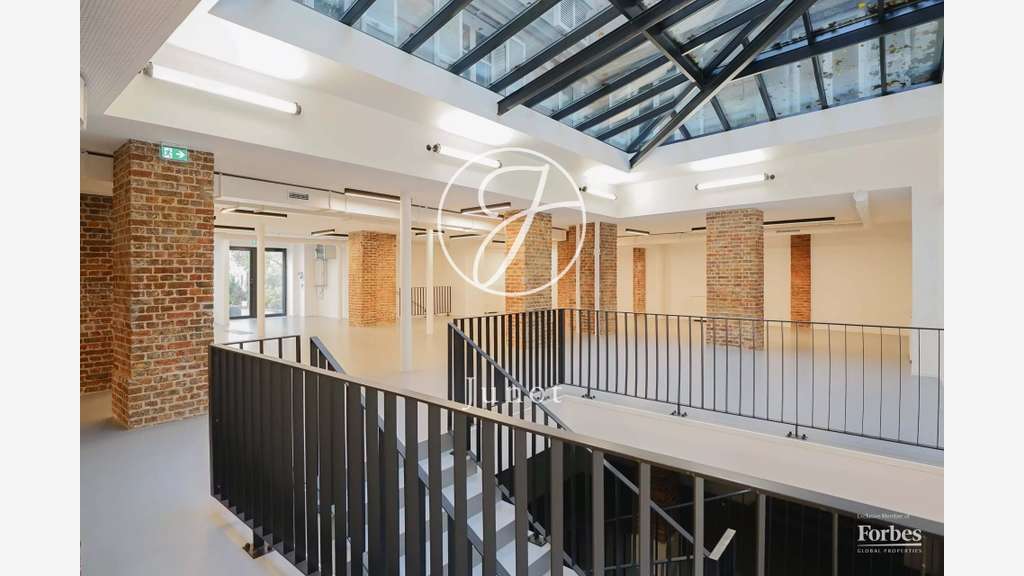 AV bâtiment 1972m² Paris 75010 Canal Saint-Martin