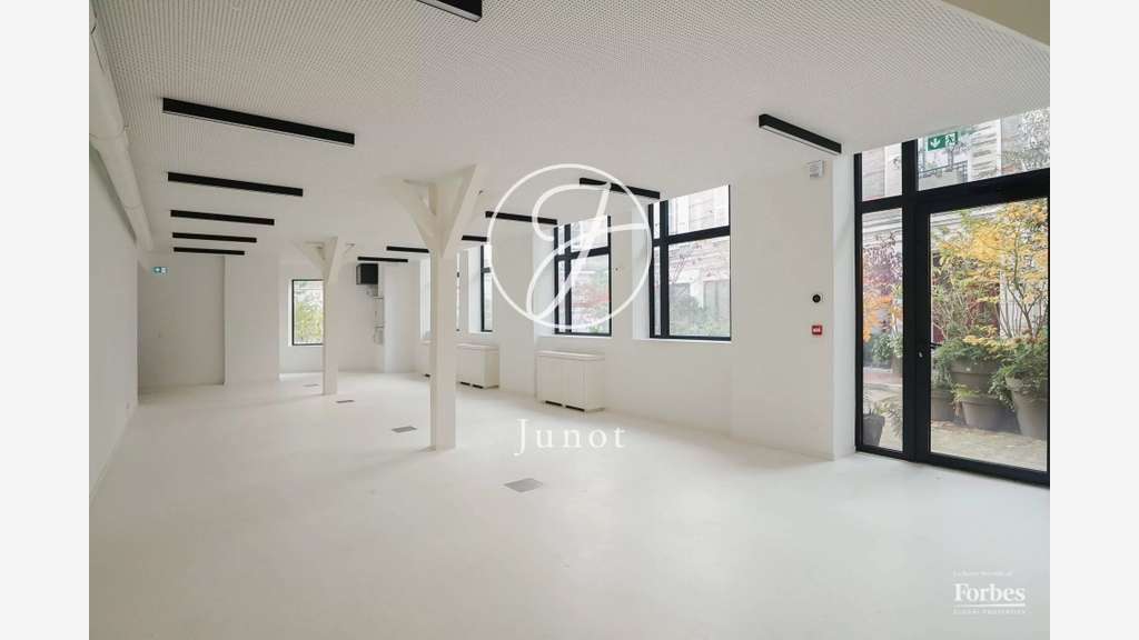 AV bâtiment 1972m² Paris 75010 Canal Saint-Martin