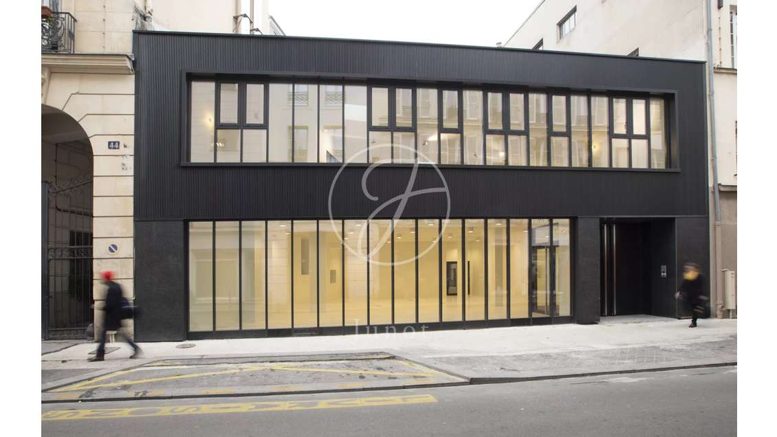 AV bâtiment 1972m² Paris 75010 Canal Saint-Martin
