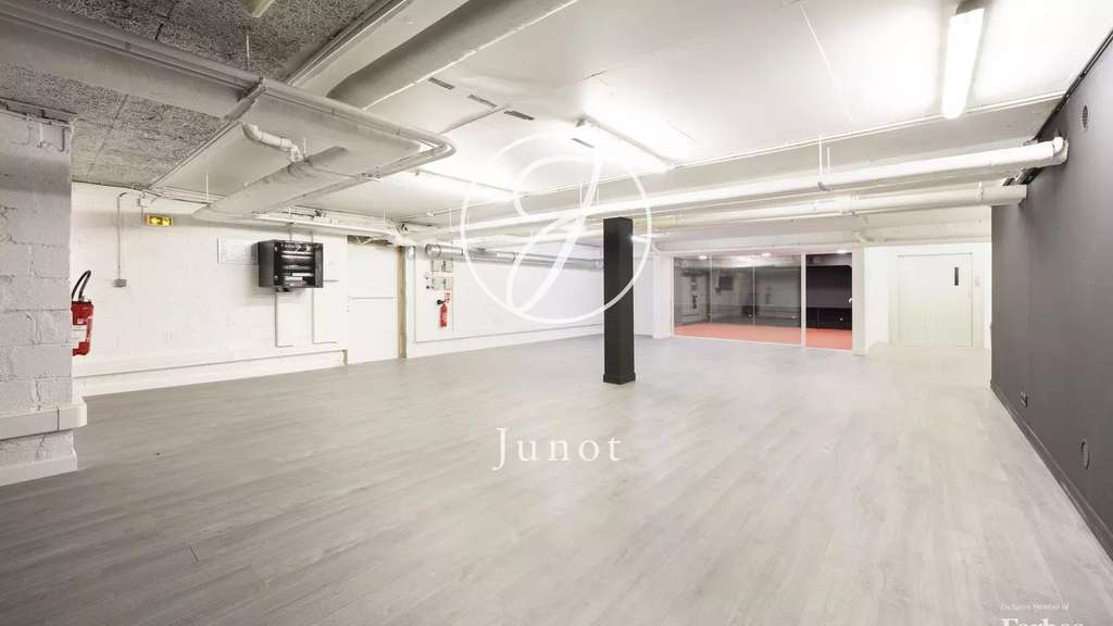 Bureaux rénovés à vendre 859m² Paris 11e Bastille