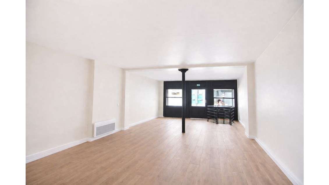 Vente bureaux 230m² RDC à Paris 11ème République