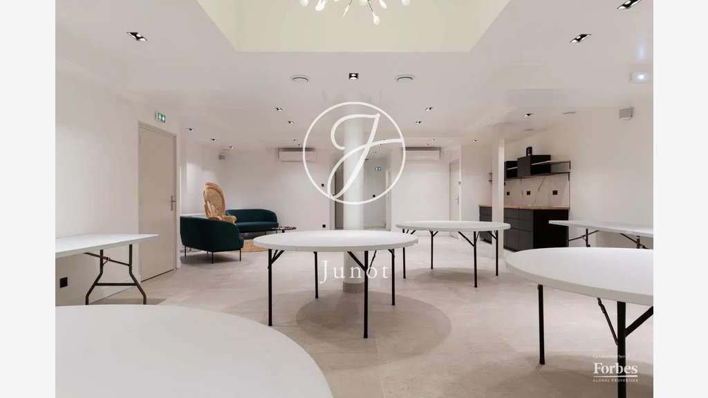 Bureau 430m² à vendre Paris 17e Parc Monceau