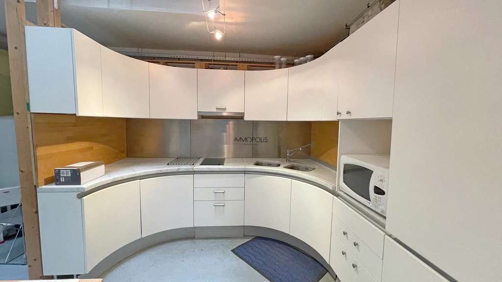 Loft atypique à usage de local (mixte possible), 1