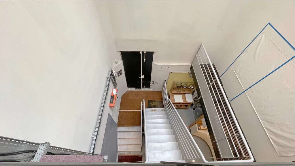 Loft atypique à usage de local (mixte possible), 1