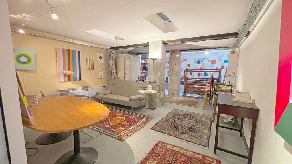 Loft atypique à usage de local (mixte possible), 1
