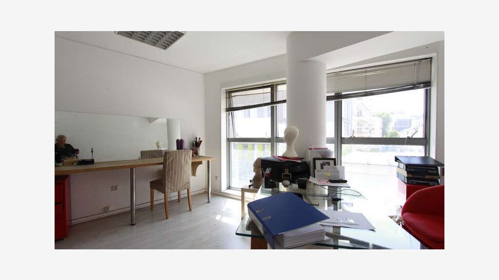 Vente murs occupés 61m² R+1 Paris 20eme