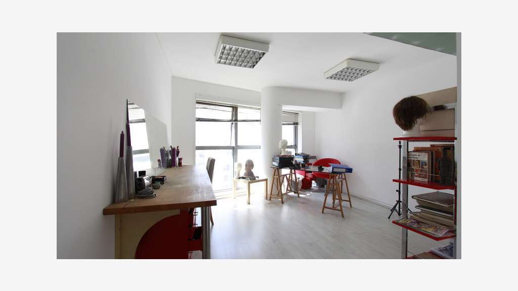 Vente murs occupés 61m² R+1 Paris 20eme