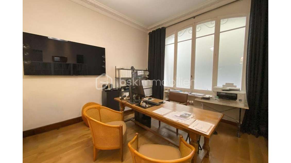 Vente local professionnel de 55m² à Paris 75008