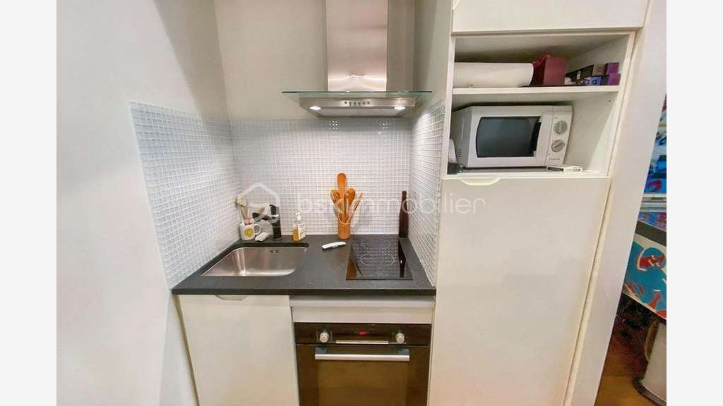 Vente local professionnel de 55m² à Paris 75008
