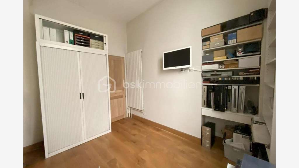 Vente local professionnel de 55m² à Paris 75008