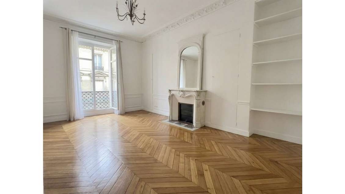 Vente bureaux 26m² Paris 8ème gare Saint-Lazare