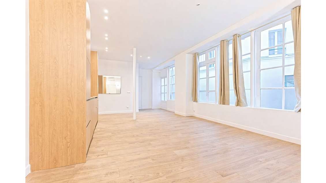 Vente bureaux de 131m² à Paris 75009 prox Martyrs
