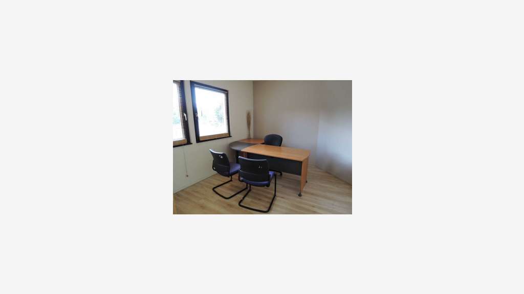 Bureaux partiellement loués à vendre à Versailles