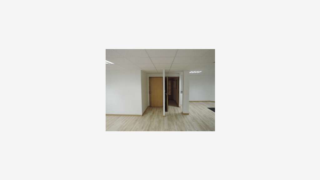 Bureaux partiellement loués à vendre à Versailles