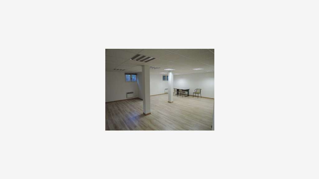 Bureaux partiellement loués à vendre à Versailles