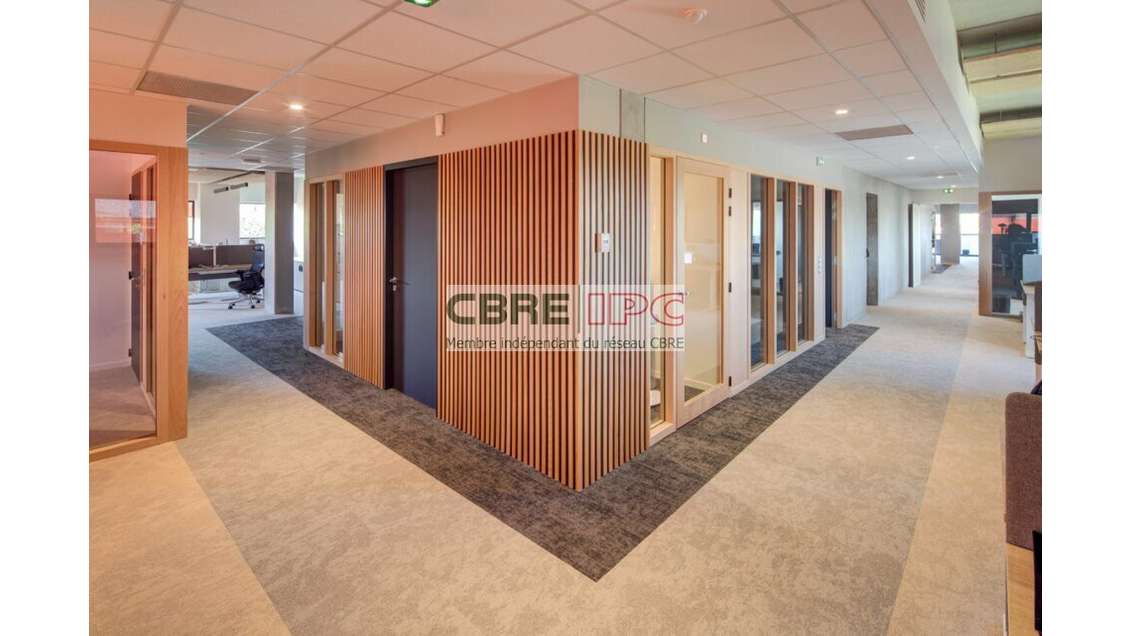 Vente bureaux neufs 599m² empl stratégique à Pau