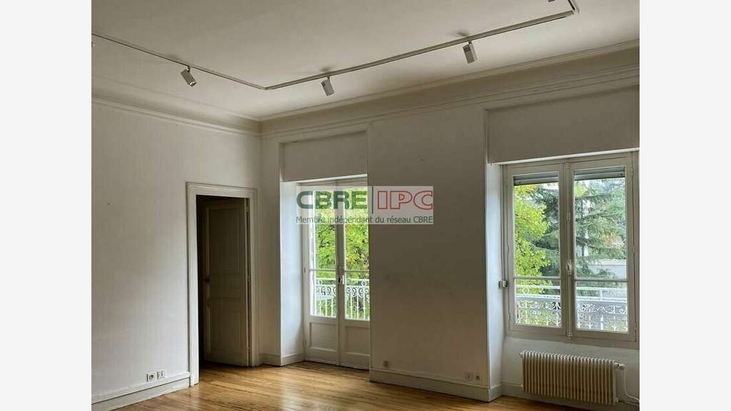 Vente immeuble de bureaux type villa à Pau