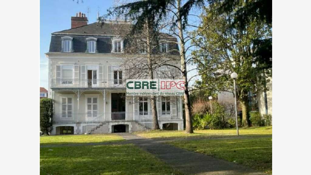 Vente immeuble de bureaux type villa à Pau